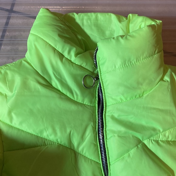Lime green cropped coat - Picture 2 of 3